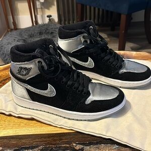 Nike Air Jordan 1 Retro High OG  black shadow gray:white size 7.5 AJ5991-062